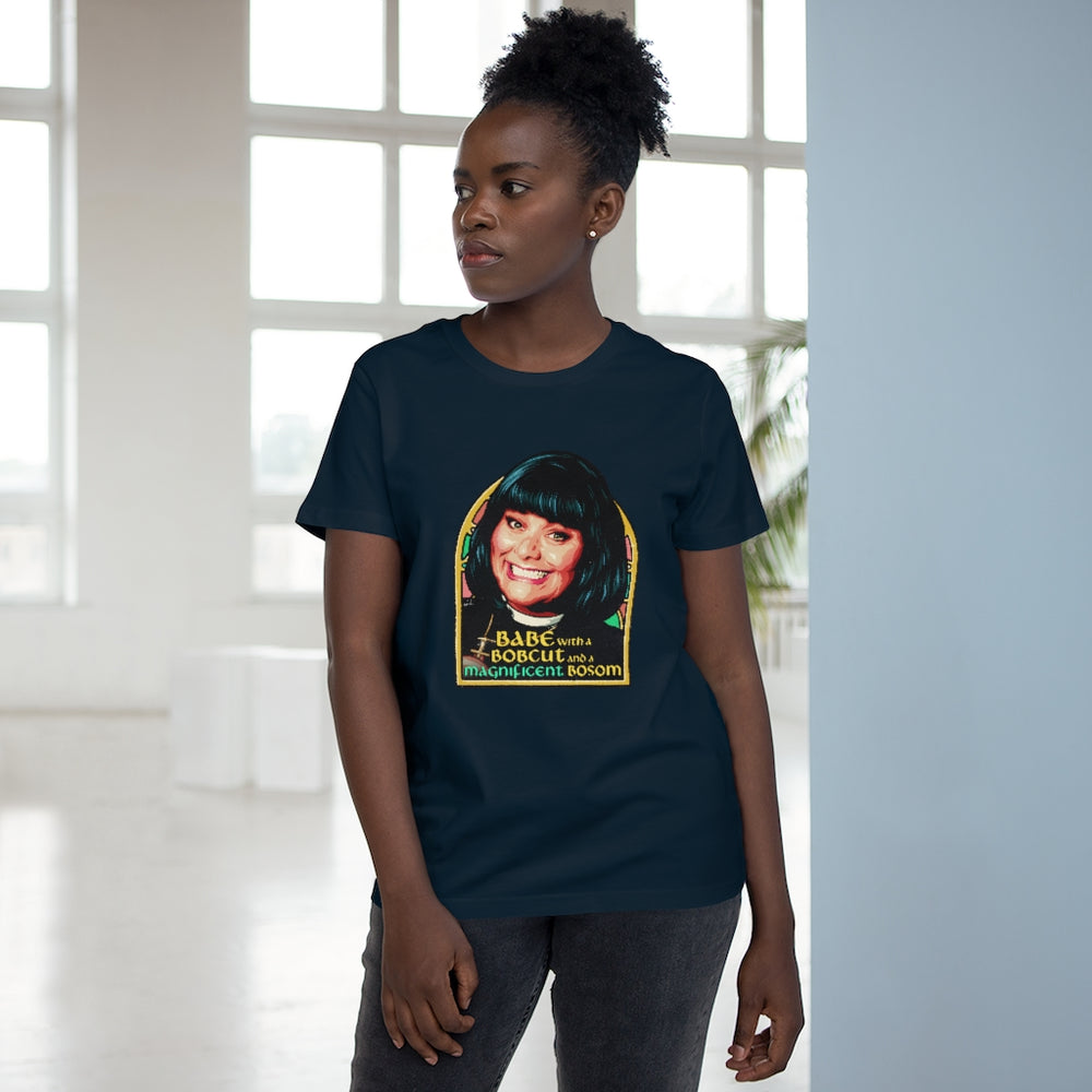 Babe With A Bobcut And A Magnificent Bosom [Australian-Printed] - Women’s Maple Tee