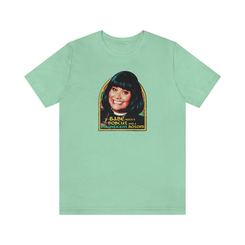 Babe With A Bobcut And A Magnificent Bosom - Unisex Jersey Short Sleeve Tee